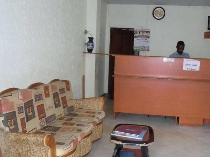 Keba Inn Lyamutundwe Esterno foto