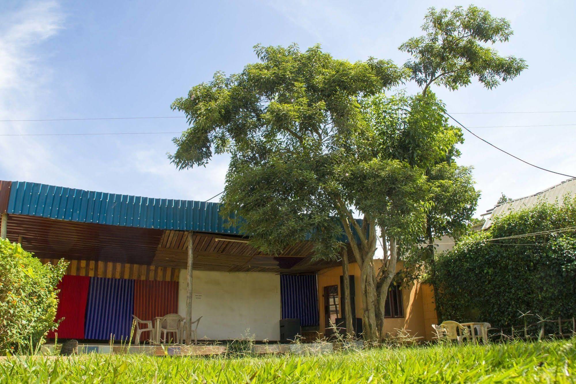 Keba Inn Lyamutundwe Esterno foto